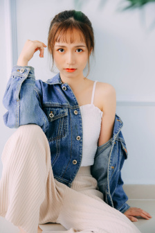 坐男人嘴上享受